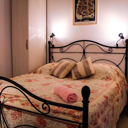 Guesthouse Kamarin Помена Екстериор снимка