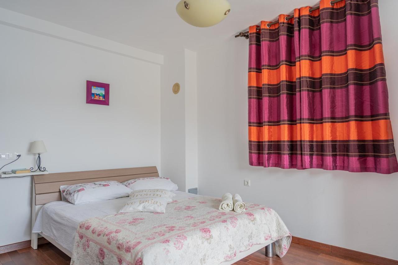 Guesthouse Kamarin Помена Екстериор снимка