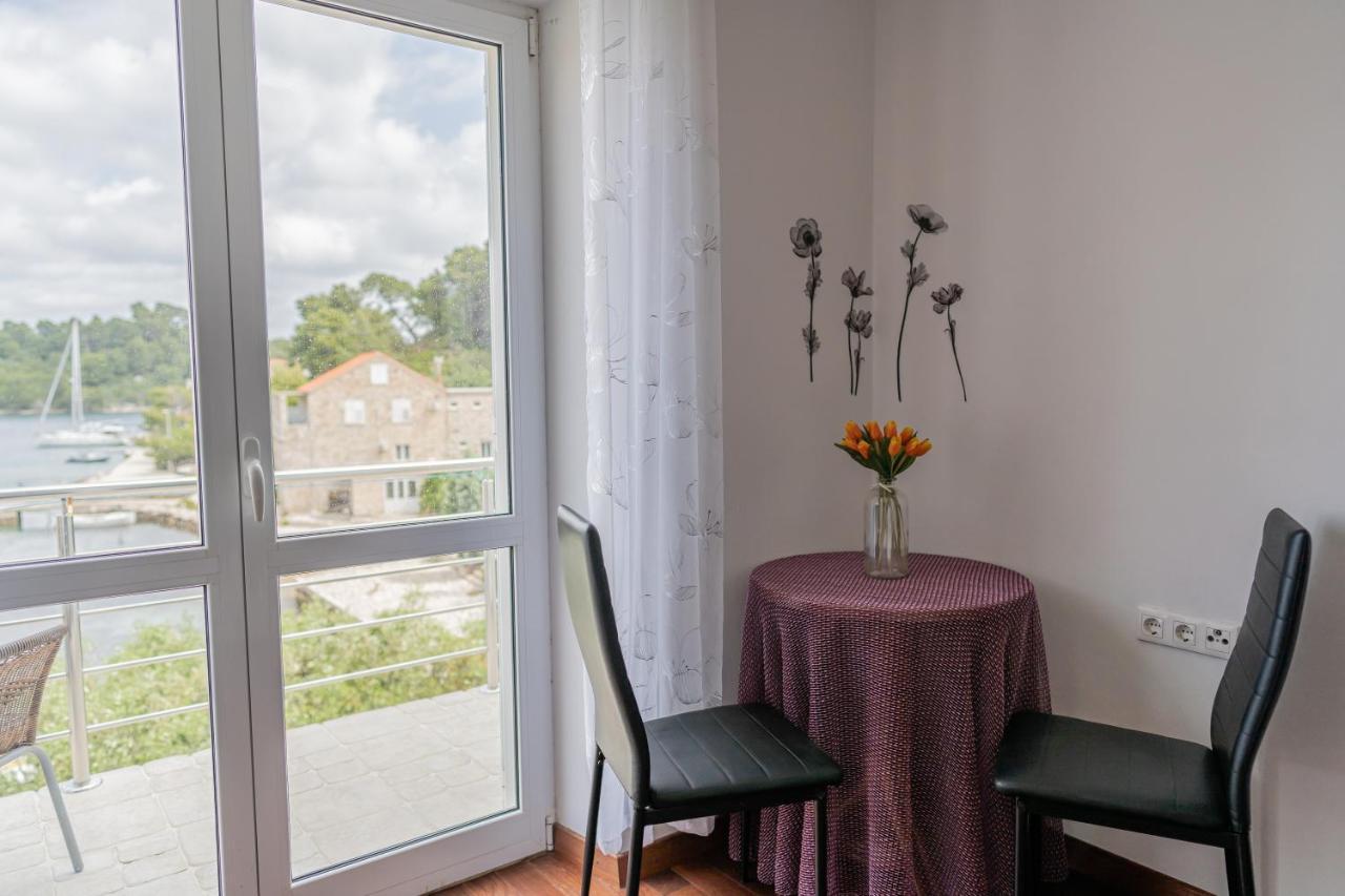 Guesthouse Kamarin Помена Екстериор снимка