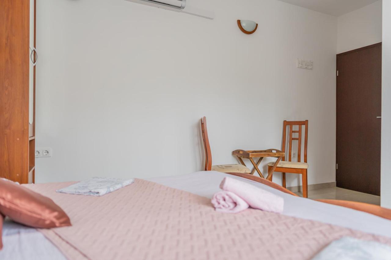 Guesthouse Kamarin Помена Екстериор снимка
