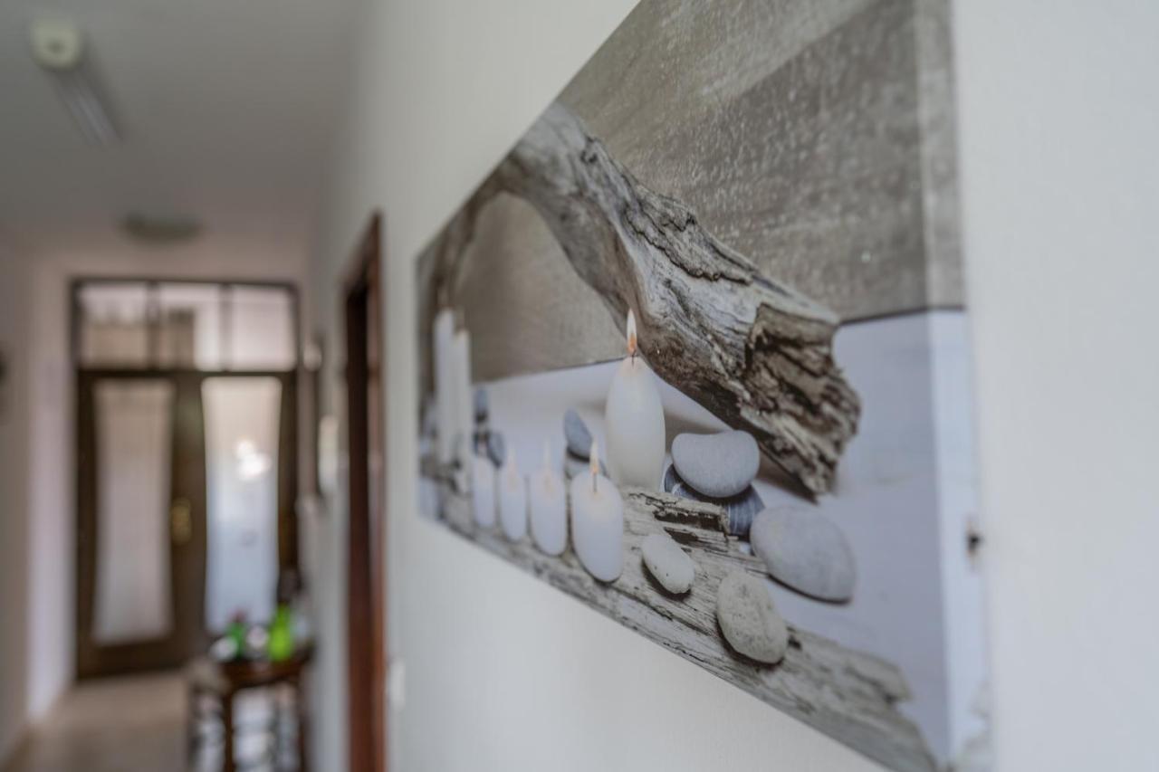 Guesthouse Kamarin Помена Екстериор снимка