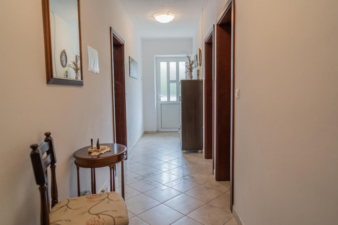 Guesthouse Kamarin Помена Екстериор снимка